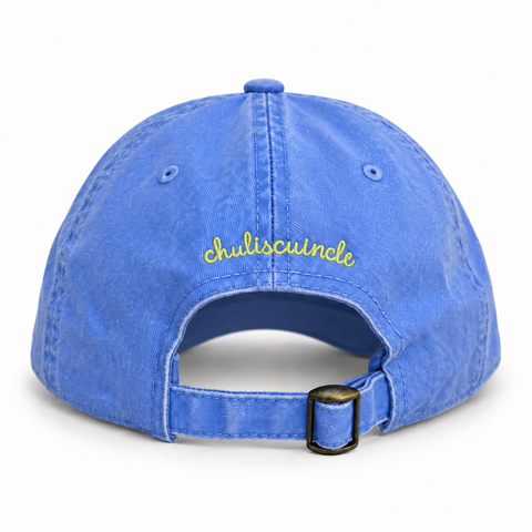 Gorra Exotic Brain color azul lavado, vista trasera con bordado Chuliscuincle y hebilla